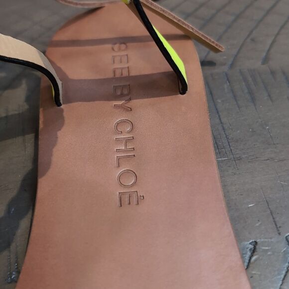 See By Chloe Neon Yellow Leather Thong Sandals Sz 40 - Picture 2 of 4